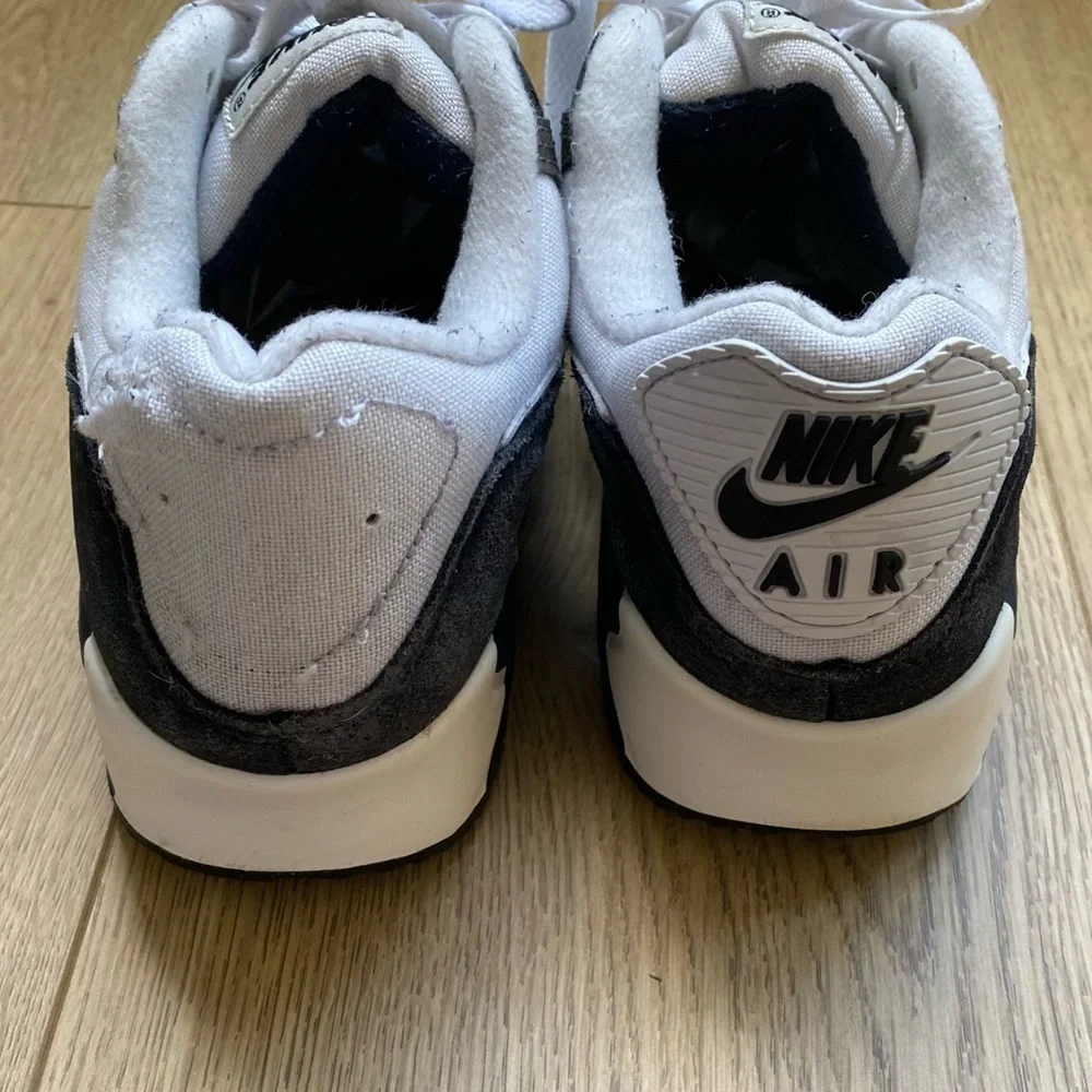 Moving Sale * Nike Air Max 90 White Grey Black Sneakers Size 7 Athletic Active